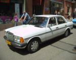 Mercedes_W123_200D